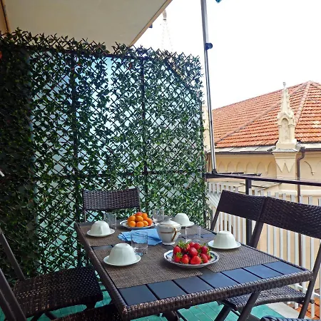 Homes In Genoa - Bella Marina Apartment *