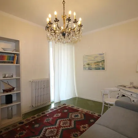 Homes In Genoa - Bella Marina דירה *