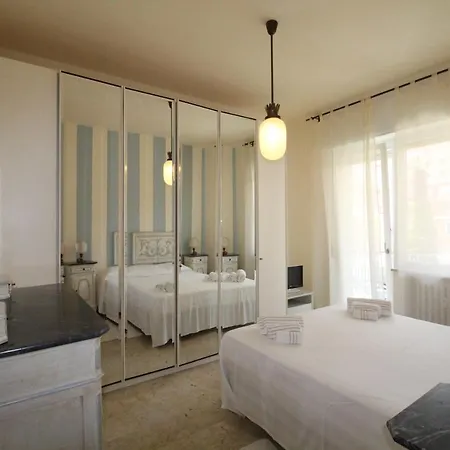 Homes In Genoa - Bella Marina Apartment